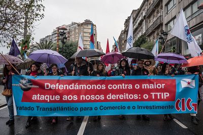 2016-10-15ConcentracionTTIPVigo 08.jpg